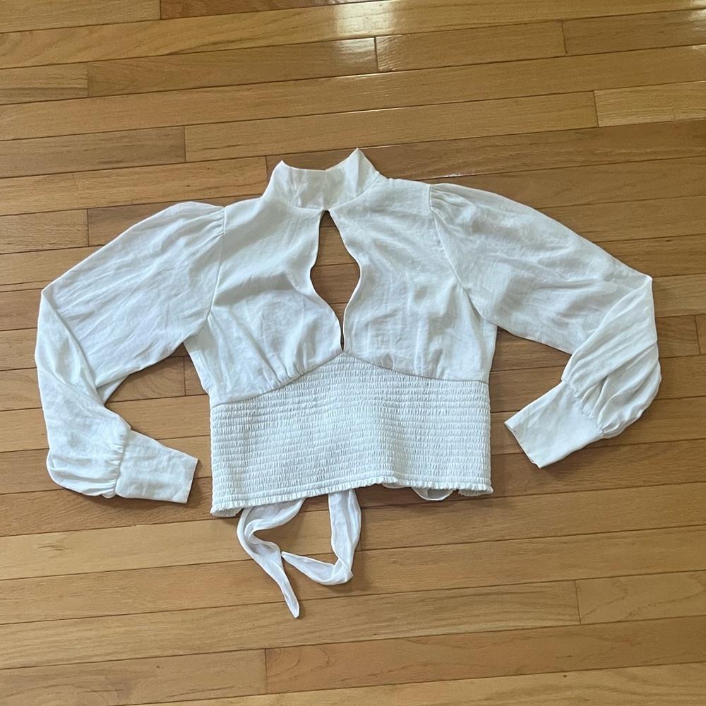 Glassons White Turtleneck Blouse with Front Cutout (size US 6)